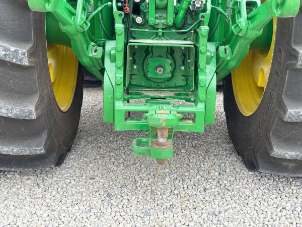 Трактор John Deere 8R 250 (2022)