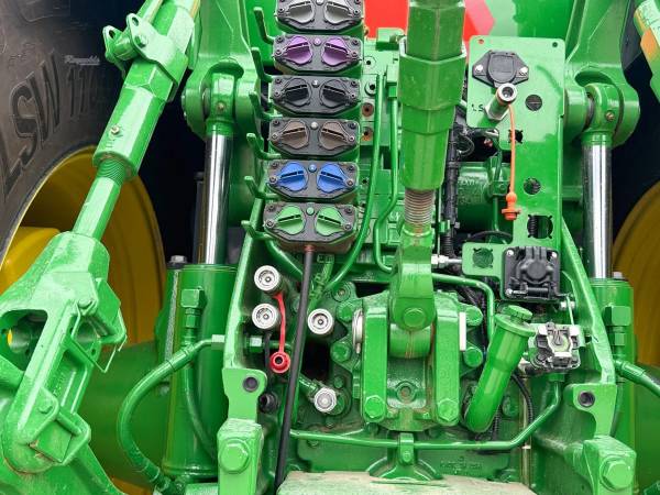 Трактор John Deere 8R 250 (2022)
