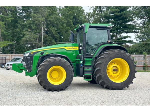 Трактор John Deere 8R 250 (2022)