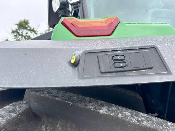 Трактор John Deere 8R 250 (2022)
