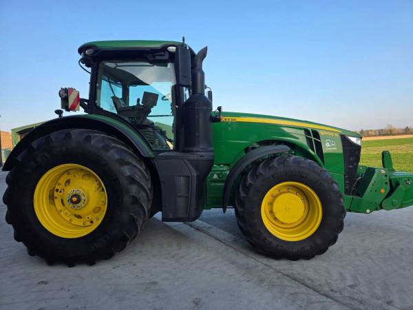 Трактор John Deere 8400R (2022)