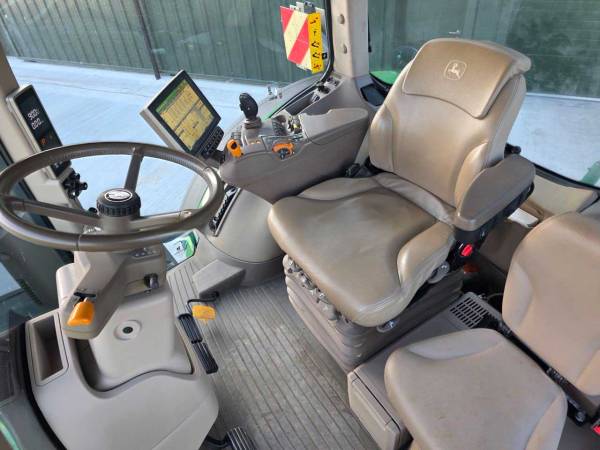 Трактор John Deere 8400R (2022)