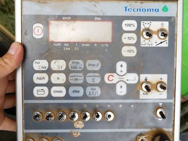 Причіпний обприскувач Tecnoma Pulve Traine (2012)