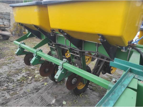 Сівалка John Deere 7000 