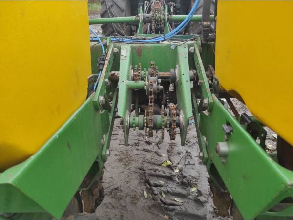 Сівалка John Deere 7000 