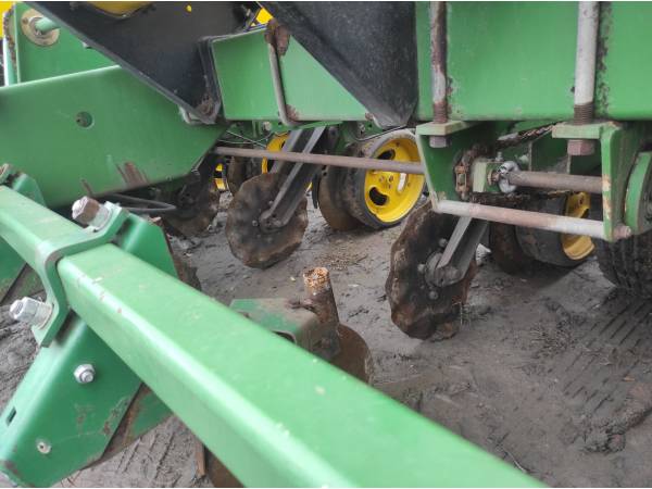 Сівалка John Deere 7000 