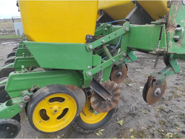 Сівалка John Deere 7000 