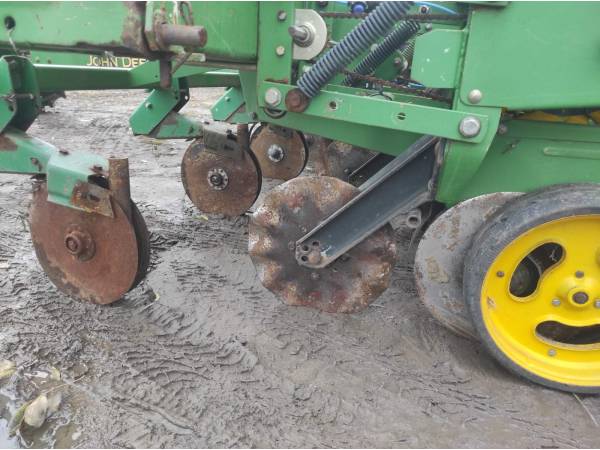 Сівалка John Deere 7000 