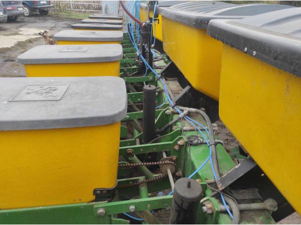Сівалка John Deere 7000 