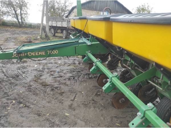Сівалка John Deere 7000 