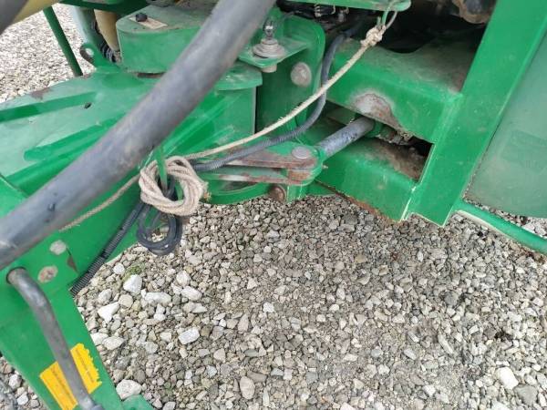 Причіпний обприскувач John Deere 740i (2013)
