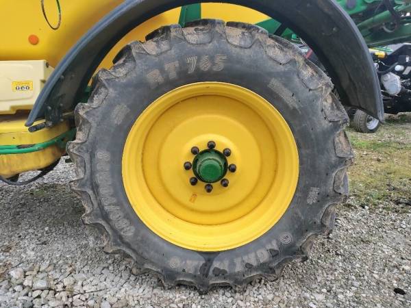 Причіпний обприскувач John Deere 740i (2013)