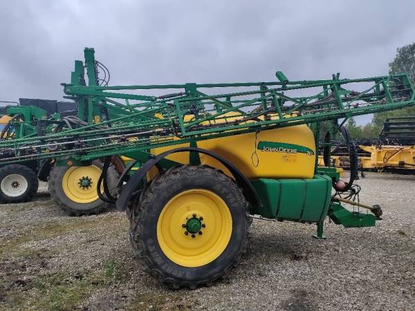Причіпний обприскувач John Deere 740i (2013)