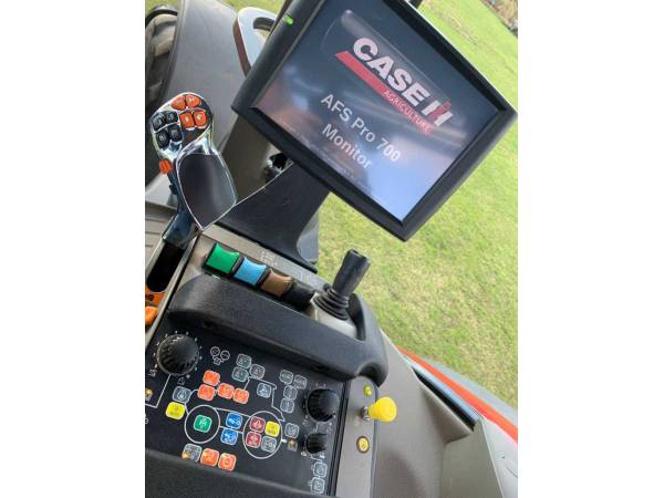 Трактор Case IH OPTUM 300 CVX (2022)