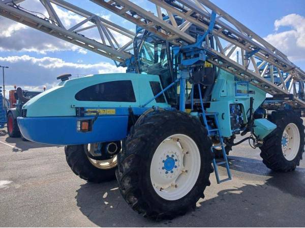 Самохідний обприскувач Berthoud boxer 2 4000R (2001)