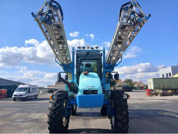 Самохідний обприскувач Berthoud boxer 2 4000R (2001)