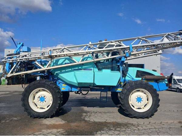 Самохідний обприскувач Berthoud boxer 2 4000R (2001)