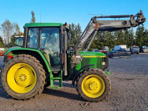 Трактор John Deere 6210 (2001)