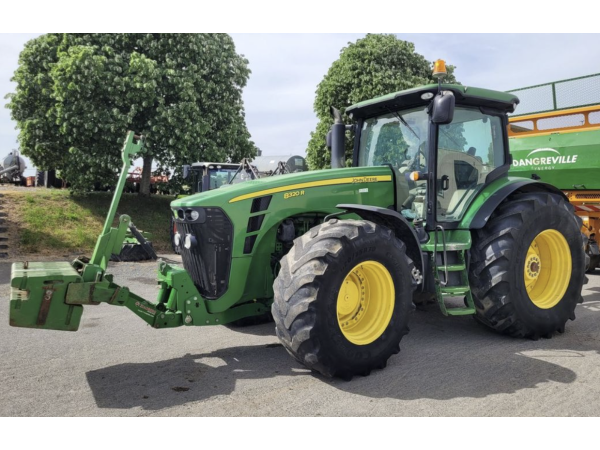 Трактор John Deere 8320R (2011)