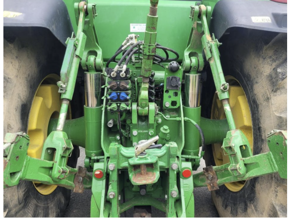Трактор John Deere 8320R (2011)
