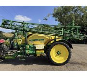 Причіпний обприскувач John Deere 732