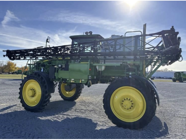Самоходный опрыскиватель John Deere 4830 (2014)