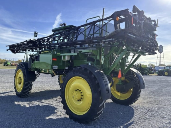 Самоходный опрыскиватель John Deere 4830 (2014)