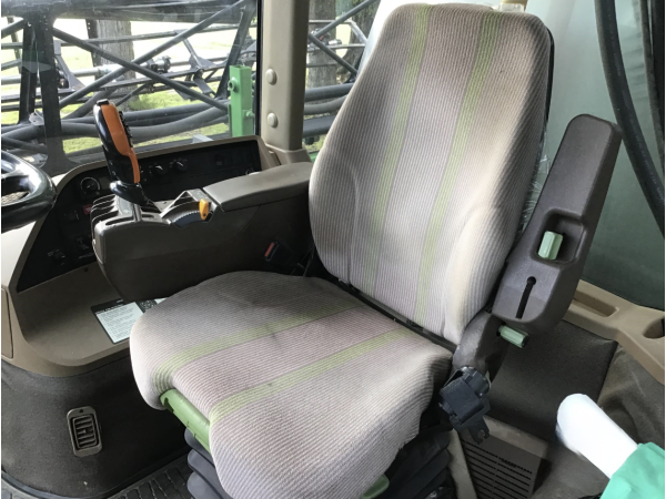Самохідний обприскувач John Deere 4830 (2009)