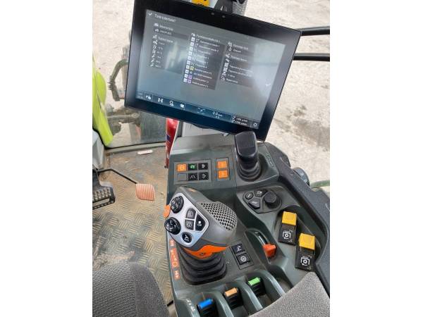 Трактор Claas Axion 830 (2020)