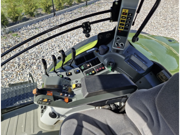 Трактор Claas Axion 830 (2014)