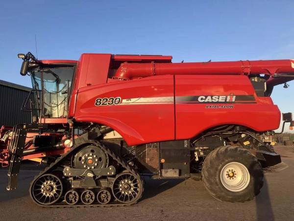 Комбайн Case IH Axial-Flow 8230 (2013)