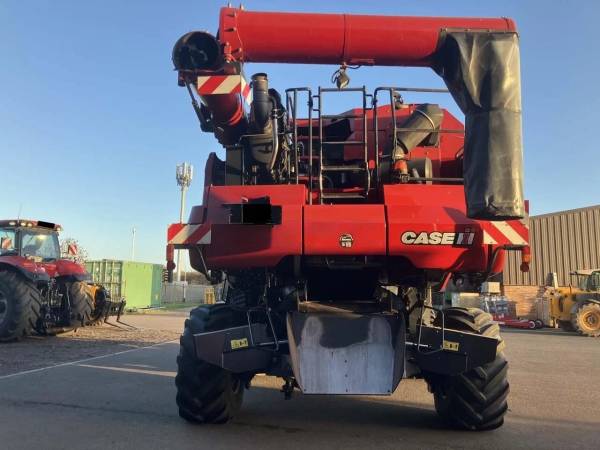 Комбайн Case IH Axial-Flow 8230 (2013)