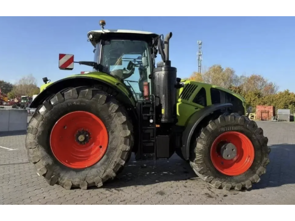 Трактор Claas Axion 960 (2024)