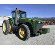 Трактор John Deere 8230