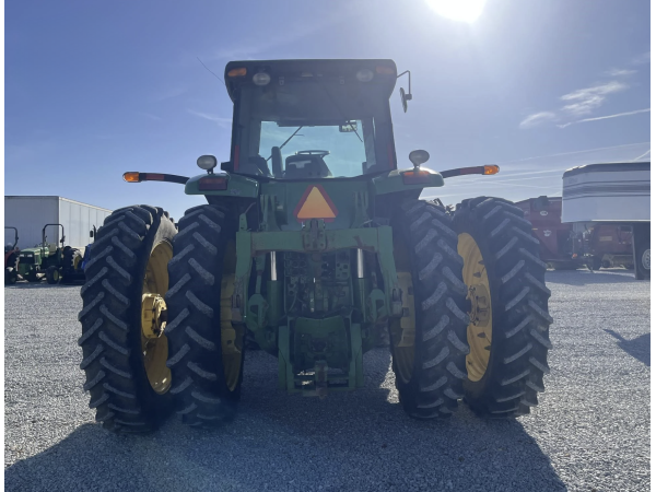 Трактор John Deere 8230 (2008)