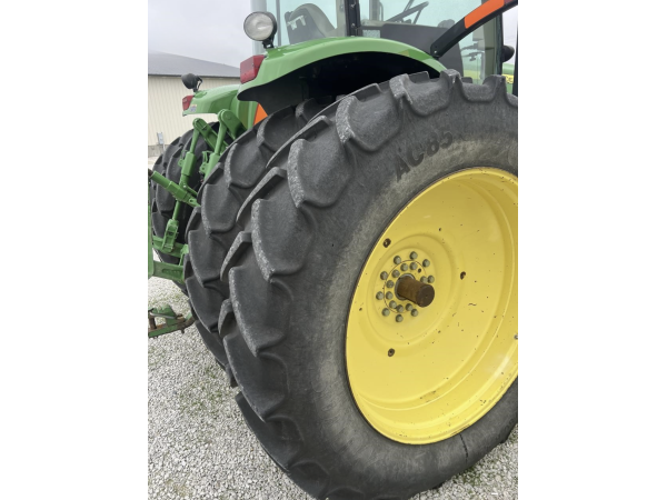 Трактор John Deere 8130 (2009)