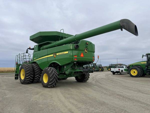 Комбайн John Deere S690  (2017)