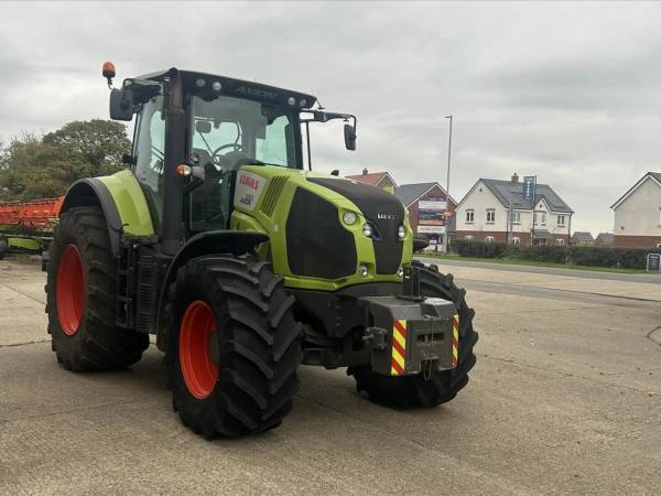 Трактор Claas Axion 830 (2015)