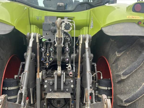 Трактор Claas Axion 830 (2015)