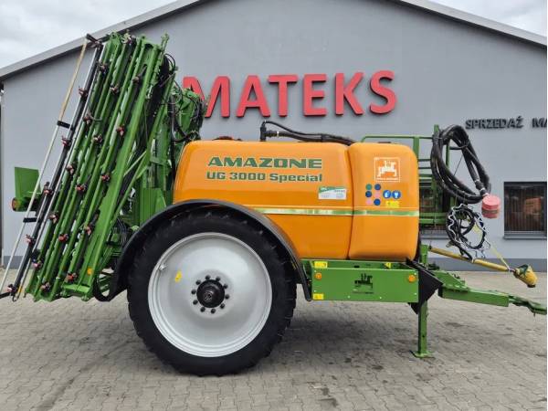 Причіпний обприскувач Amazone UG 3000 (2010)