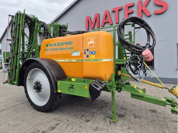 Причіпний обприскувач Amazone UG 3000 (2010)
