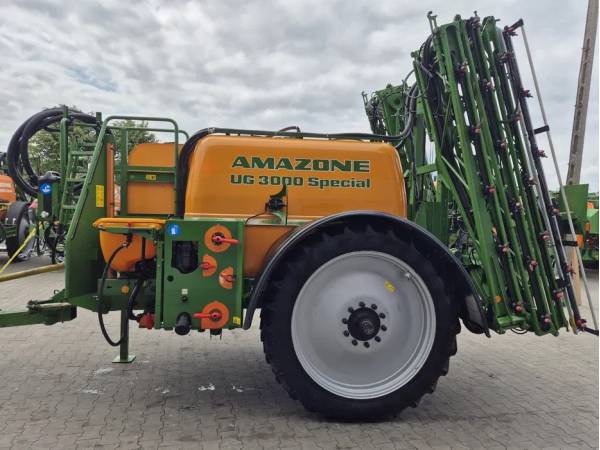 Причіпний обприскувач Amazone UG 3000 (2010)