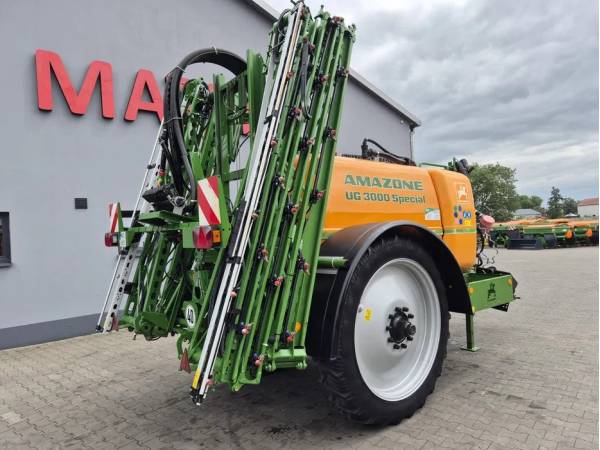 Причіпний обприскувач Amazone UG 3000 (2010)
