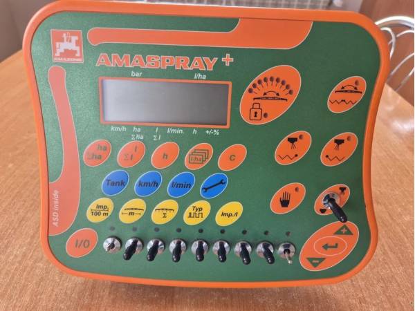 Причіпний обприскувач Amazone UG 3000 (2010)
