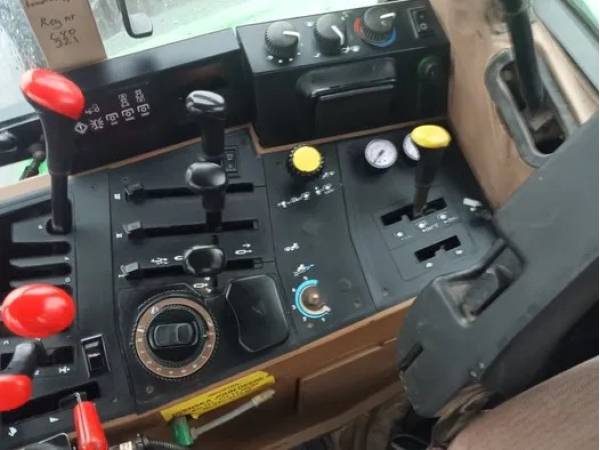 Трактор John Deere 6600 (1994)