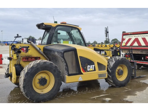 Телескопічний навантажувач Caterpillar TH408D (2018)