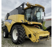 Комбайн New Holland CX8090