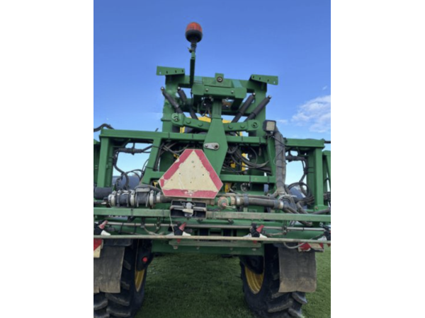 Самоходный опрыскиватель John Deere r4040i (2015)