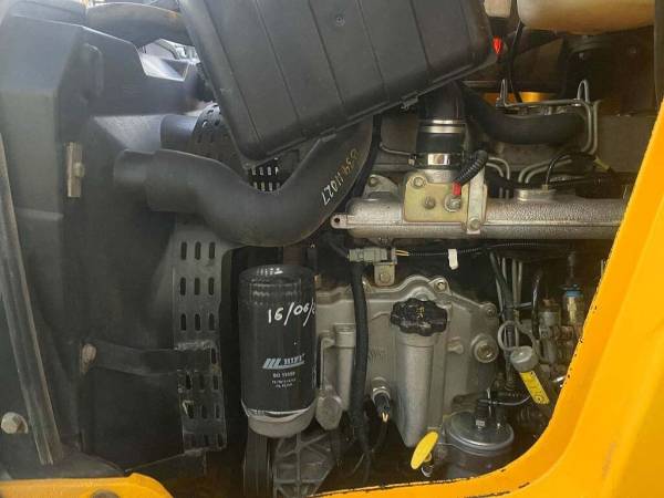 Экскаватор-погрузчик JCB 3CX (2005)