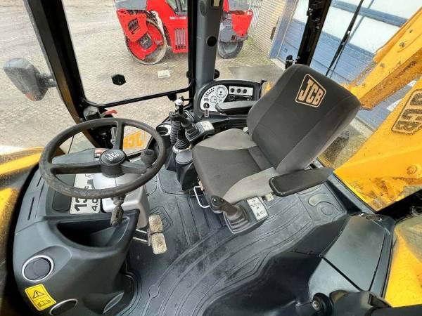 Экскаватор-погрузчик JCB 3CX (2005)